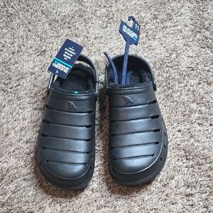 Rugged Shark Memory Foam Lined Black Size 11 Clogs Crocs Slip Ons Shoes Durable